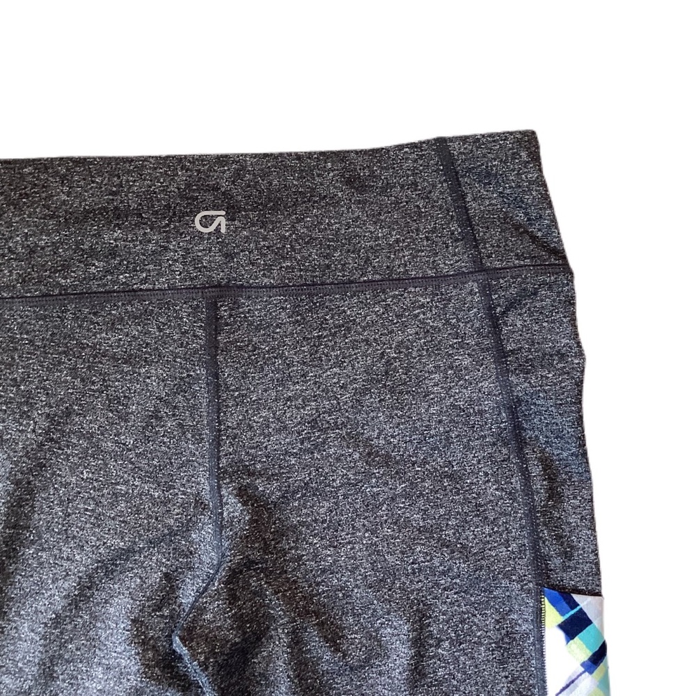 ‼️SOLD‼️ Gap Fit Womens Gfast Capri SM Leggings - Picture 3 of 9